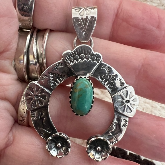 ❤️ Kingman Turquoise Navajo Sterling Silver Decorative NAJA Pendant 12.1G - 2”L - Picture 16 of 16